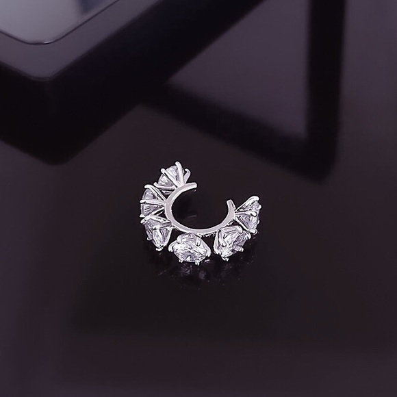 ⚜️𝟯𝟬%𝗢𝗙𝗙 𝗯𝘂𝗻𝗱𝗹𝗲𝘀 𝟯+⚜️ NEW CZ Round Pave Ear Cuff - Picture 4 of 10